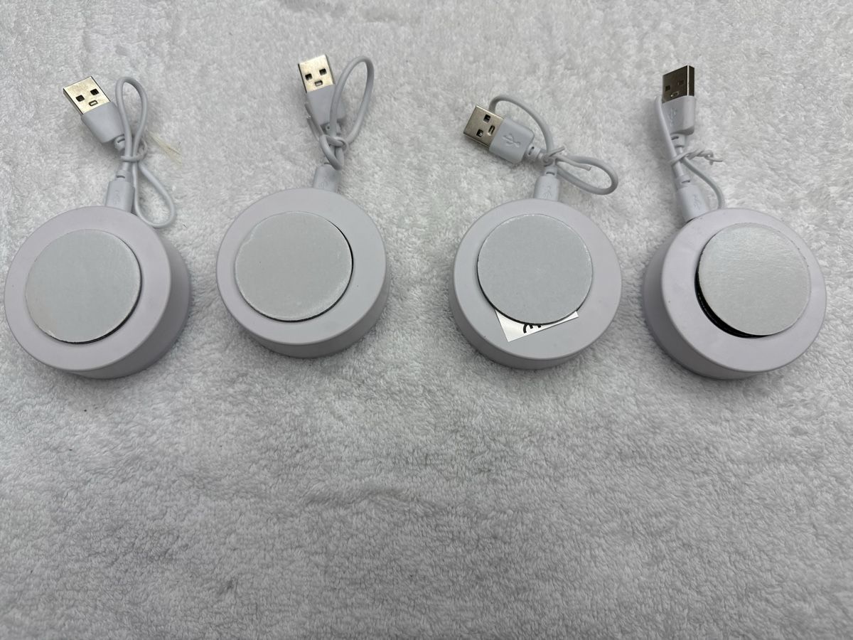 Lampade: 4 Lampes de placard LED  USB - Super! – Nuovo (secondo la descrizione) da Chenens venduto da anasantos90 1