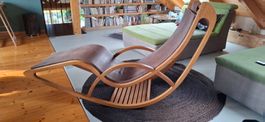 Fauteuil à bascule bois et cuir marron excellent état