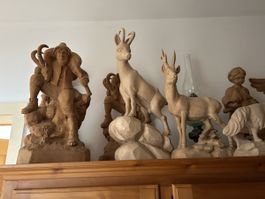 Handgeschnitzte Holzfiguren, diverse Motive
