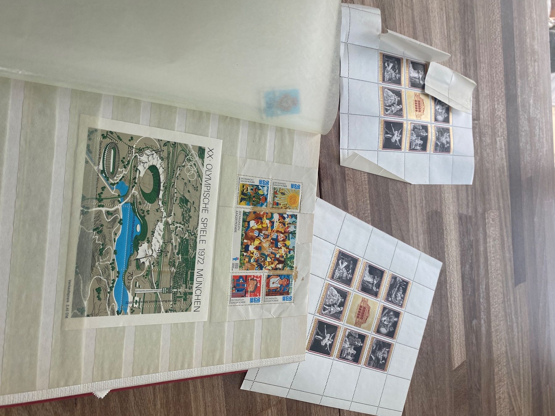 Albums: Briefmarken Album diverse – D'occasion à Hägendorf par laumatt