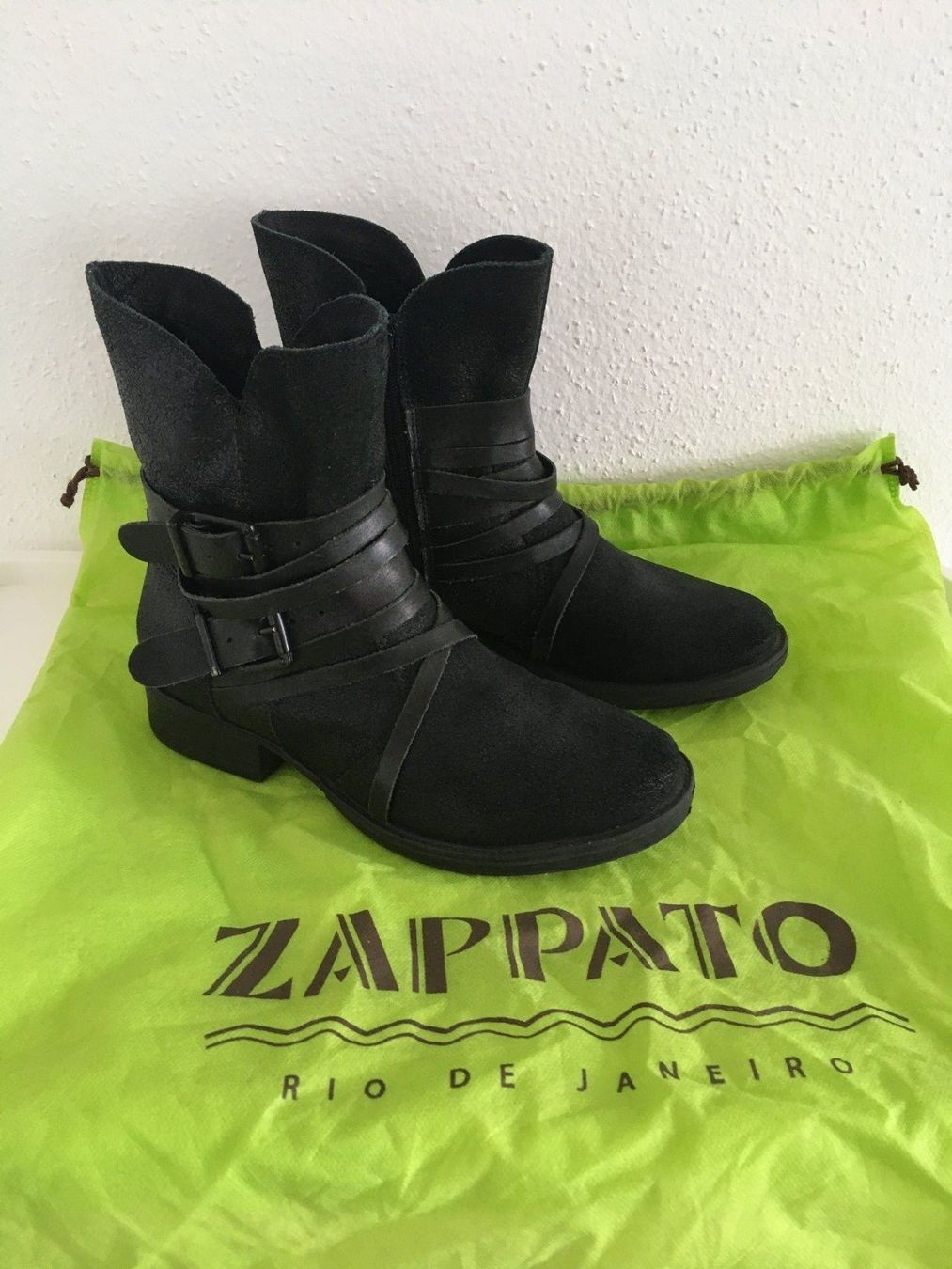 Scarpe da donna: Bottines noires style rock, pointure 36 – Usato da Biel/Bienne venduto da almercaa
