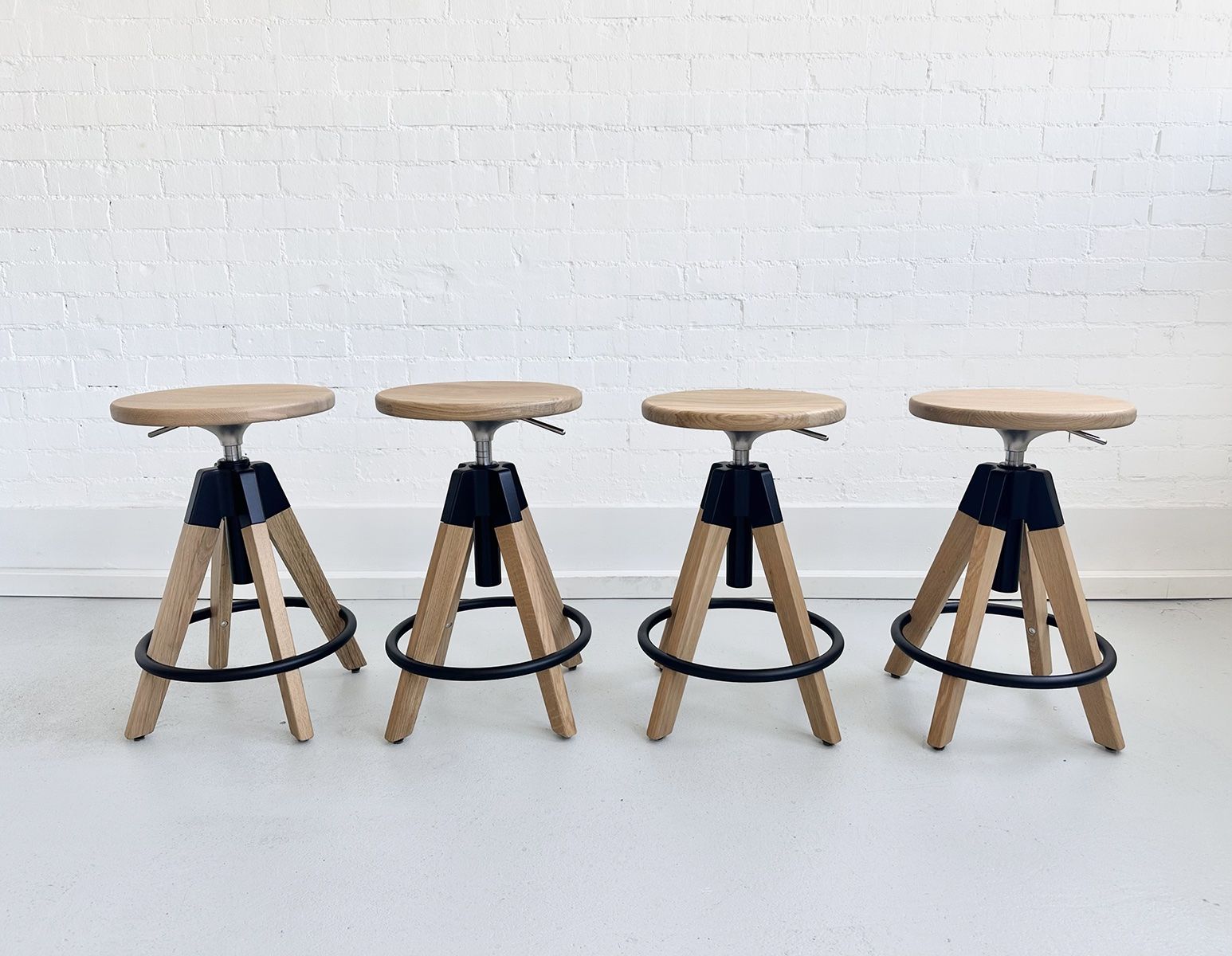 Sgabelli: 4er Set Hocker / Counterstool Arki Stool ARKW8 von Pedrali – Nuovo e nell'imballaggio originale da Bern venduto da Fraeuleinhonig 2
