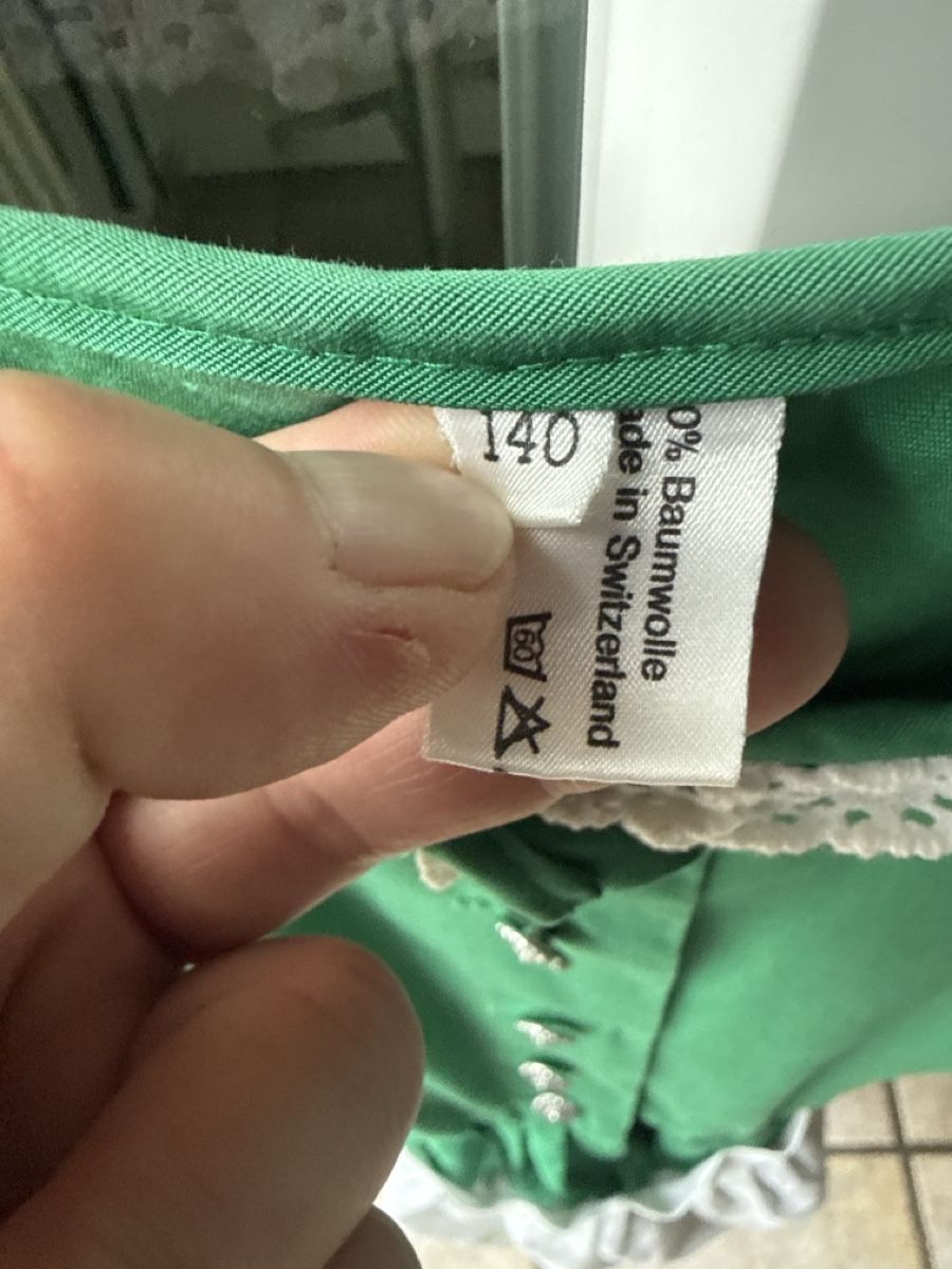 Vestiti & Gonne: Dirndl für Mädchen Grösse 140 – Usato da Dettighofen (Lengwil) venduto da Dolol 2