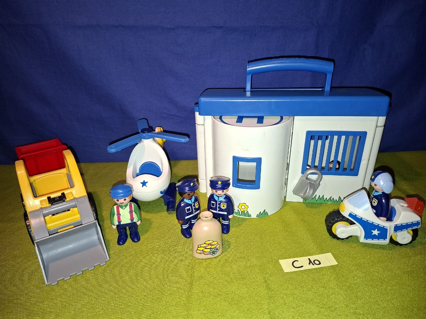 Playmobil Spielzeuge: Playmobil 123 Polizei C10 – Gebraucht aus Aarberg von Fink010 1