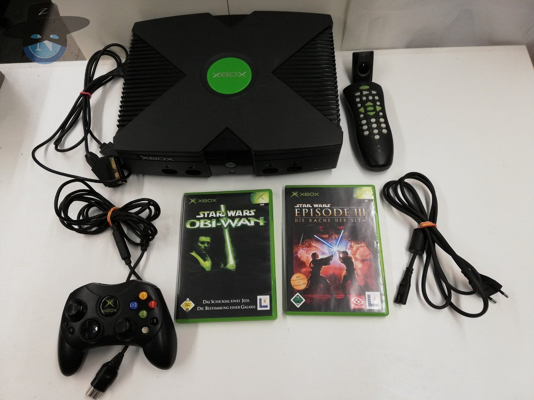 Microsoft Consoles: Xbox Classic OG + 2 Star Wars Games / Clock Capacitor entf. – D'occasion à St. Gallen par zorro_dc