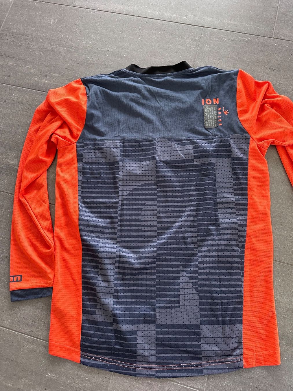 T-shirt: Bikeshirt von ION, Grösse L – Usato da Zug venduto da Surfgirl83 1