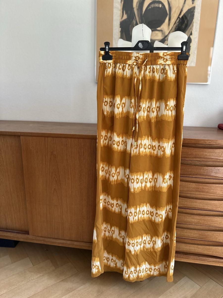 H&M Pantaloni: Sommerhose senfgelb H&M – Usato da Zürich venduto da PuraVida111