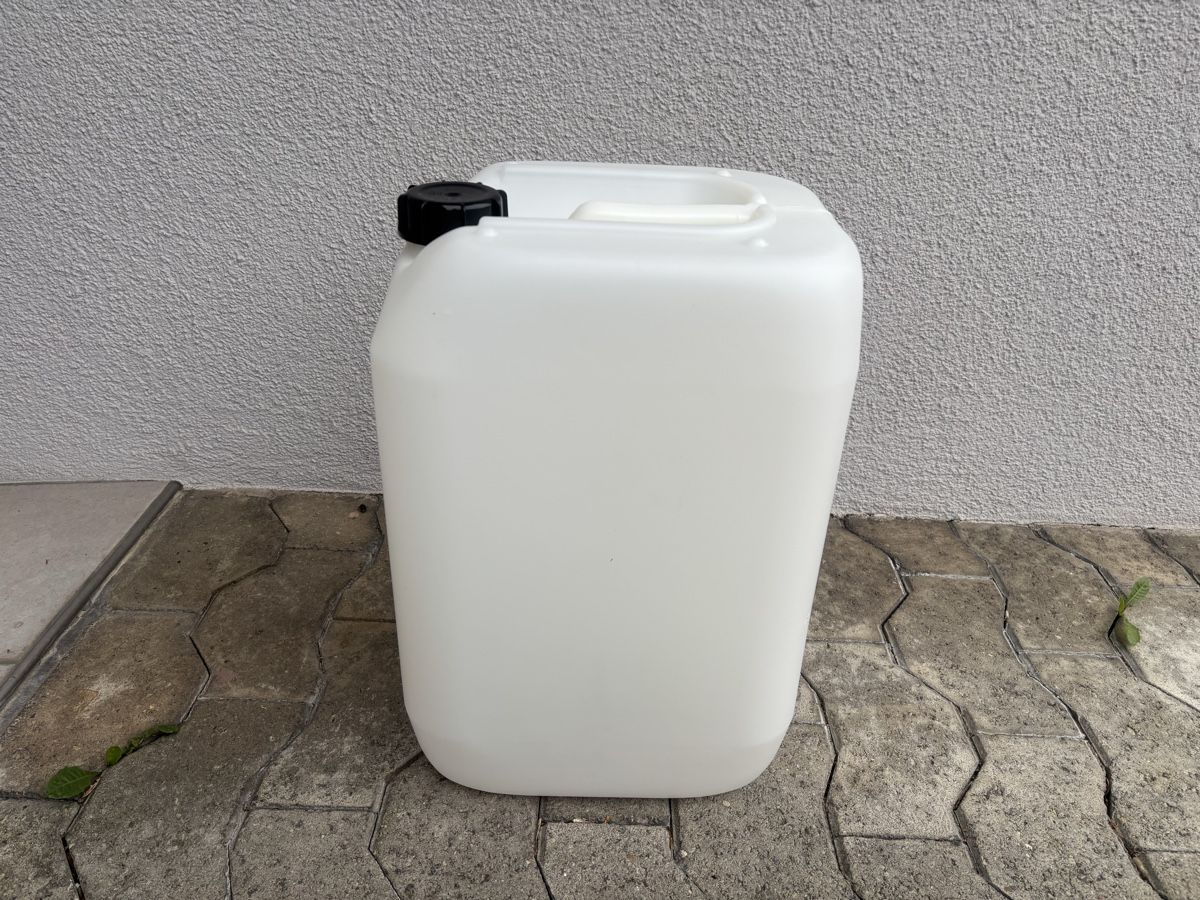 Taniche per benzina: Kanister 25 Liter – Usato da Jonschwil venduto da Lambo5000