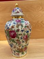 Prunkvolle Deckelvase