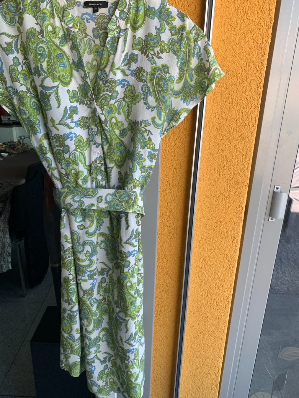 More & More Kleider: Kleid More & More Grösse 34, 100 % Viscose – Gebraucht aus Laax GR von wil_66wq 4