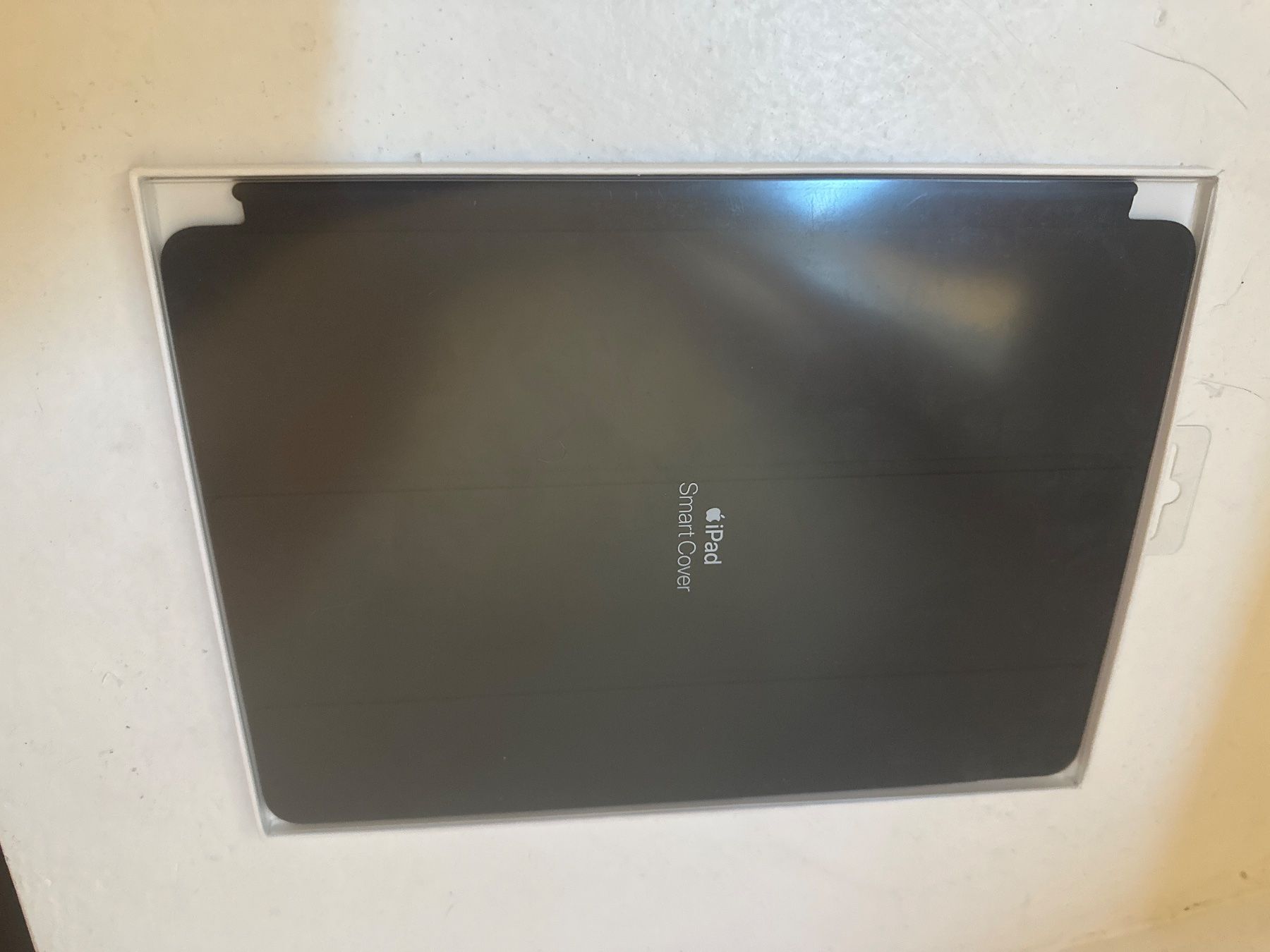 Apple Covers & Taschen: Ipad Air 3 Cover – Neu und originalverpackt aus Sion von ChikitaBananas