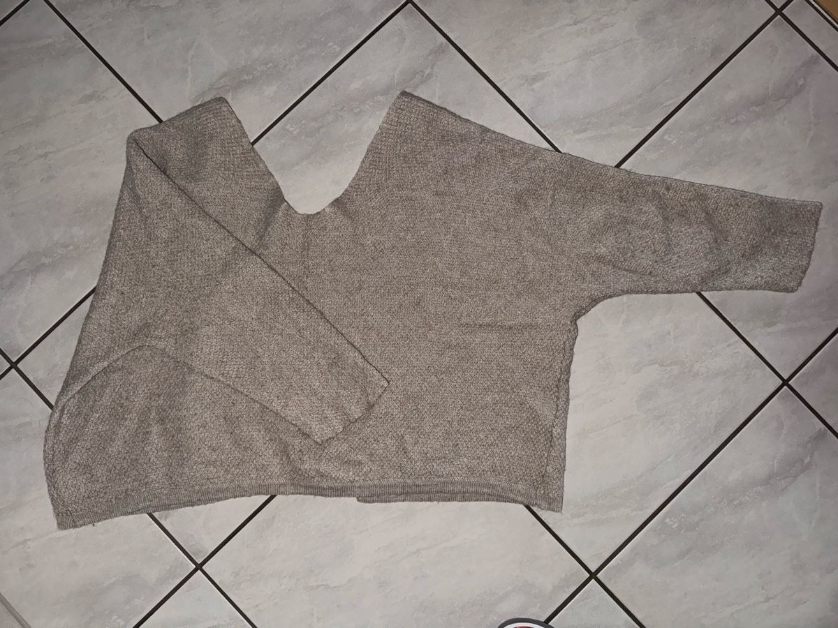 Brandy Melville Jacken: Brandy Melville Strickjacke, beige, one size – Gebraucht aus Hergiswil NW von kaufe_bei_kaufmann 3