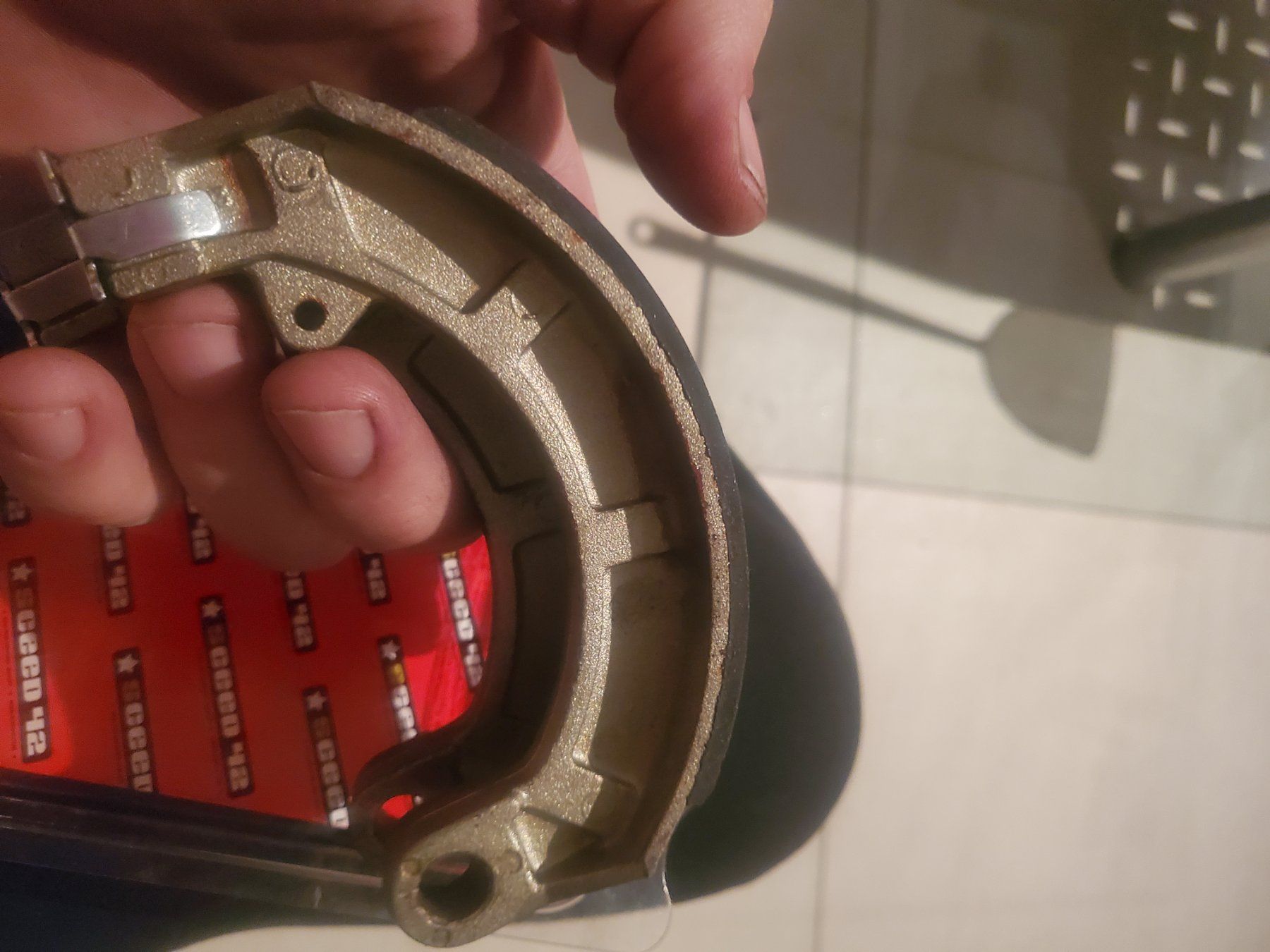 Vespa Tutti pezzi di ricambio per scooter: Bremsbacken Vespa hinten nos – Nuovo e nell'imballaggio originale da Balsthal venduto da redcarpet 5