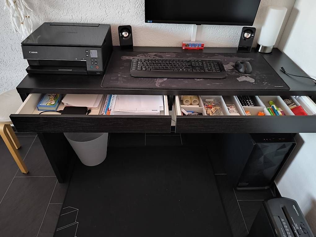Schreibtische: Ikea Schreibtisch – Gebraucht aus Jegenstorf von Glasi100 2