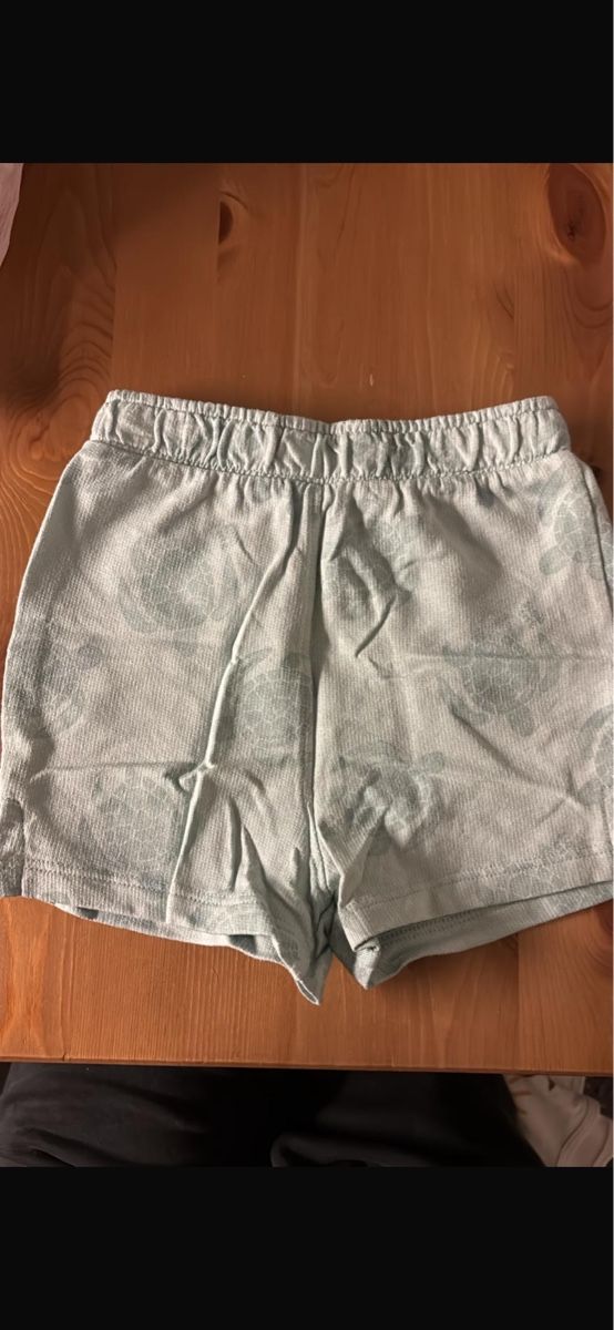 H&M Lotti & Set di vestiti: H&M Sommer Set, Top Zustand – Usato da Zürich venduto da mgu_s6k6 1
