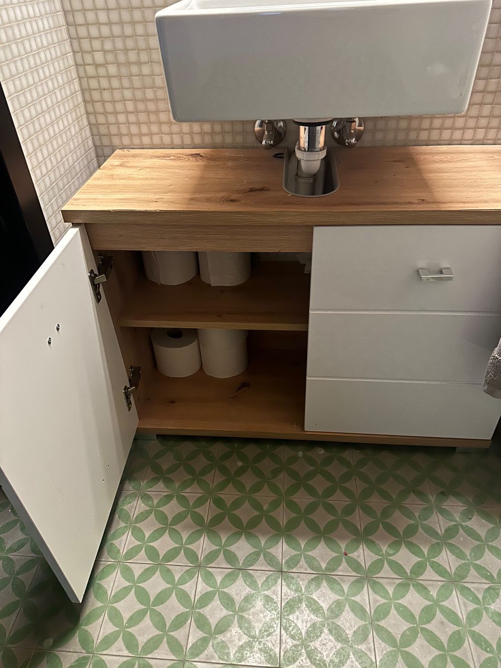Mobili per bagno: Badezimmer Schrank – Usato da Zell ZH venduto da Lindalinaa 2