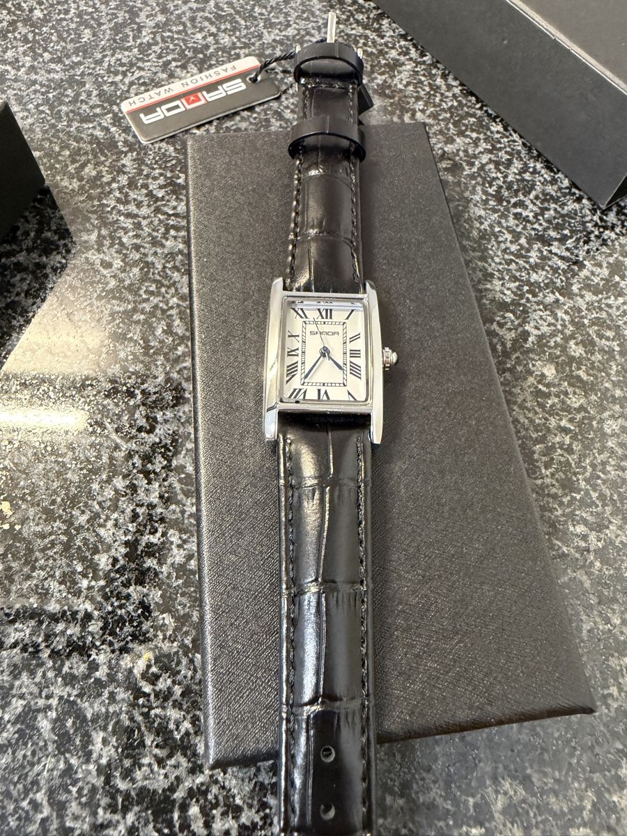 Orologi: Uhren  – Nuovo e nell'imballaggio originale da Brügg BE venduto da tv5_78gq