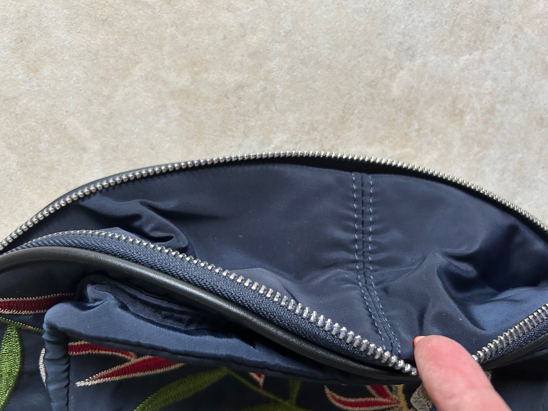 Desigual Borse da donna: DESIGUAL Tasche blau mit Stickerei, Unhängen oder Hand – Nuovo (secondo la descrizione) da Cugnasco venduto da isolaverde 2