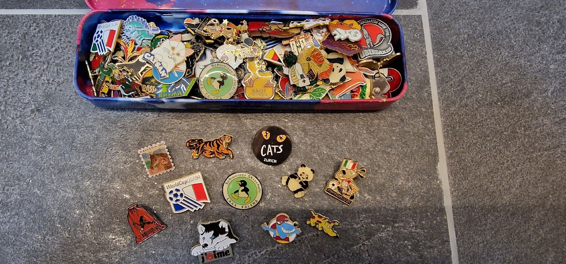 Broschen & Nadeln: Pins Sammlung – Gebraucht aus Reinach AG von Bodomia