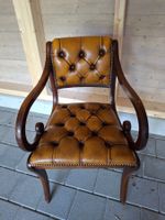 CHESTERFIELD / Antiker Armlehnstuhl,
