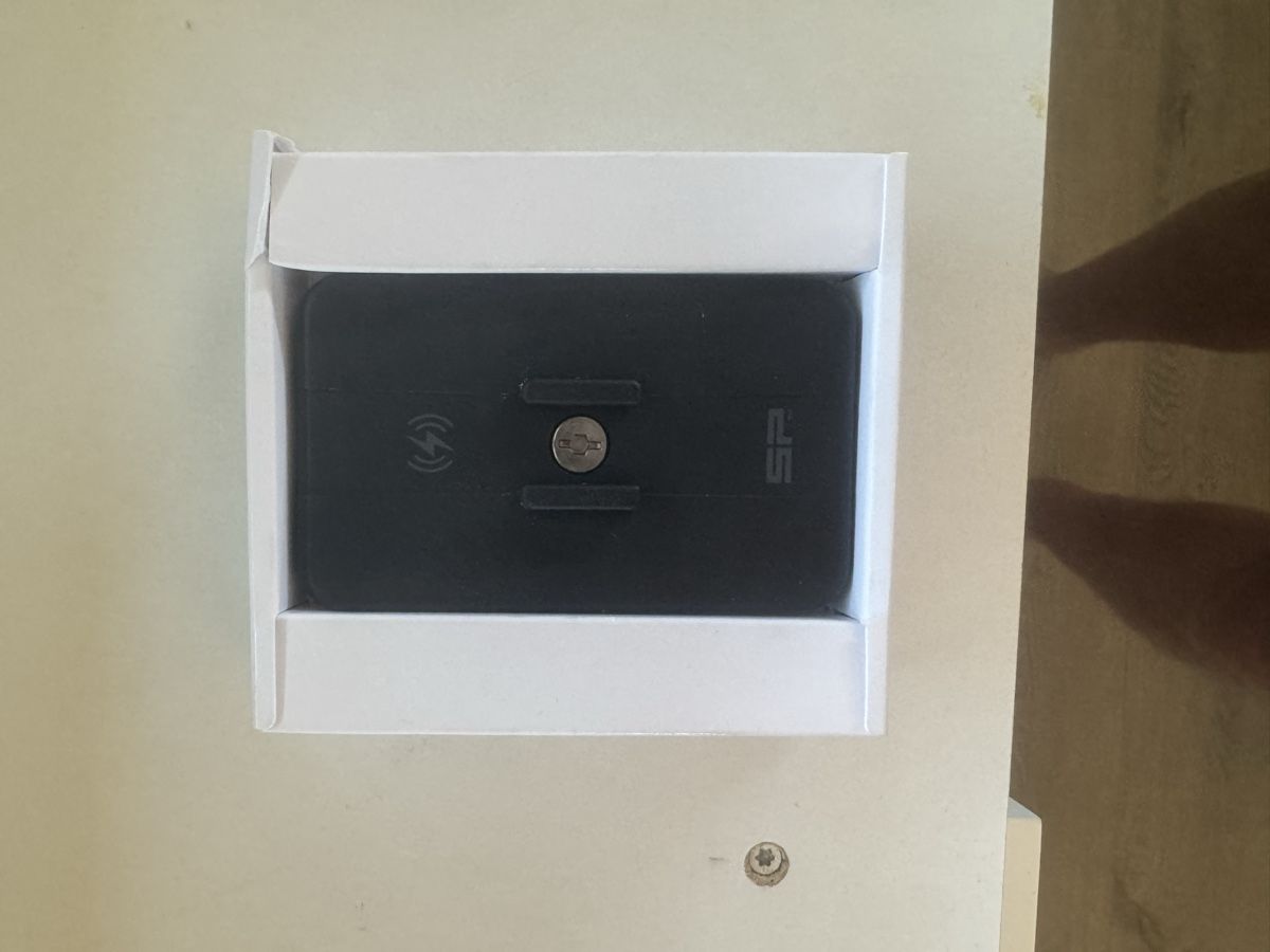 Ladegeräte: SP Connect wireless charging – Neu und originalverpackt aus Yvonand von Damien_12 2