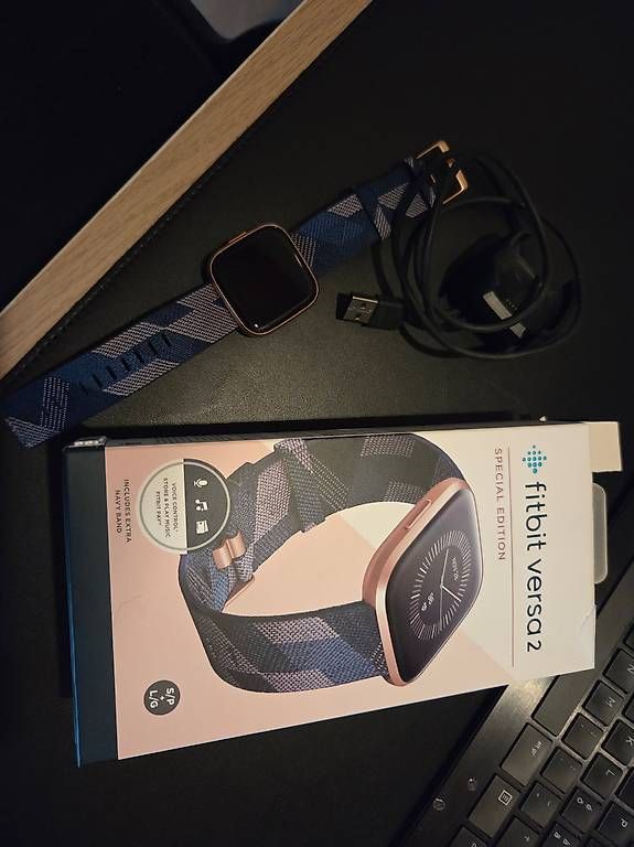 Fitbit Montres: Fitbit Versa 2 Special Edition – D'occasion à Brüttisellen par sunny2016 2