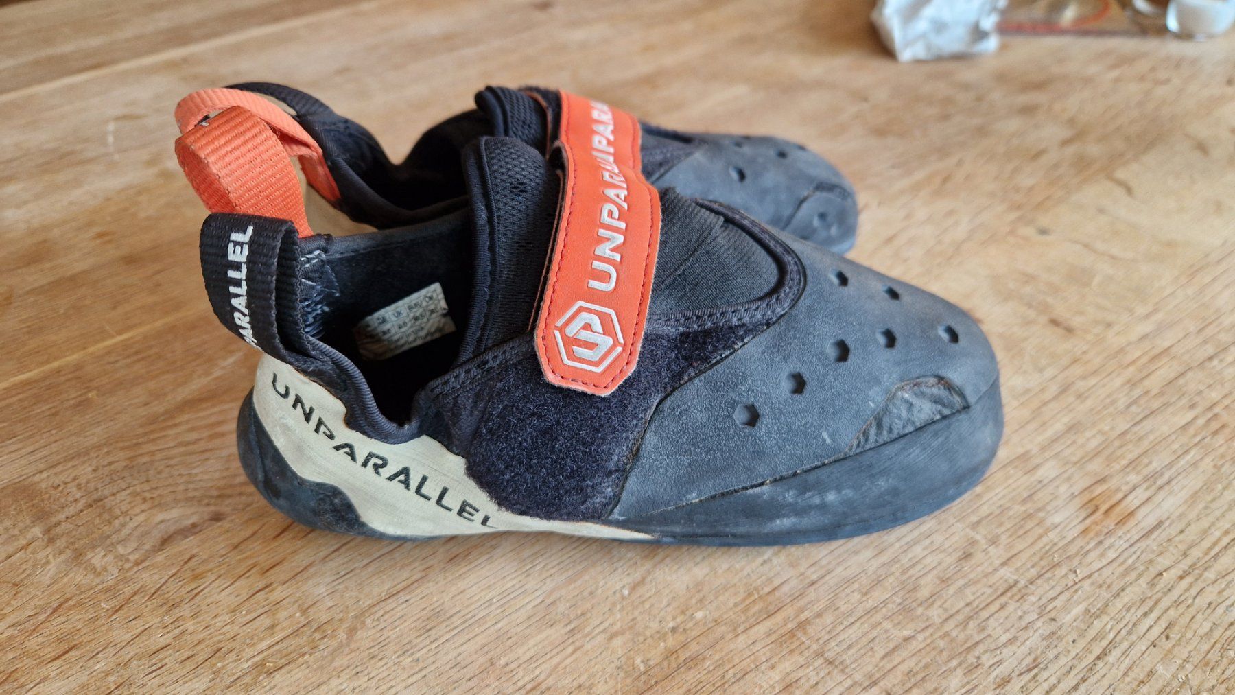 Scarpe da uomo: Kletterfinken Gr. 39,5 Kletterschuhe Kind – Usato da Zürich venduto da Peter_Ha