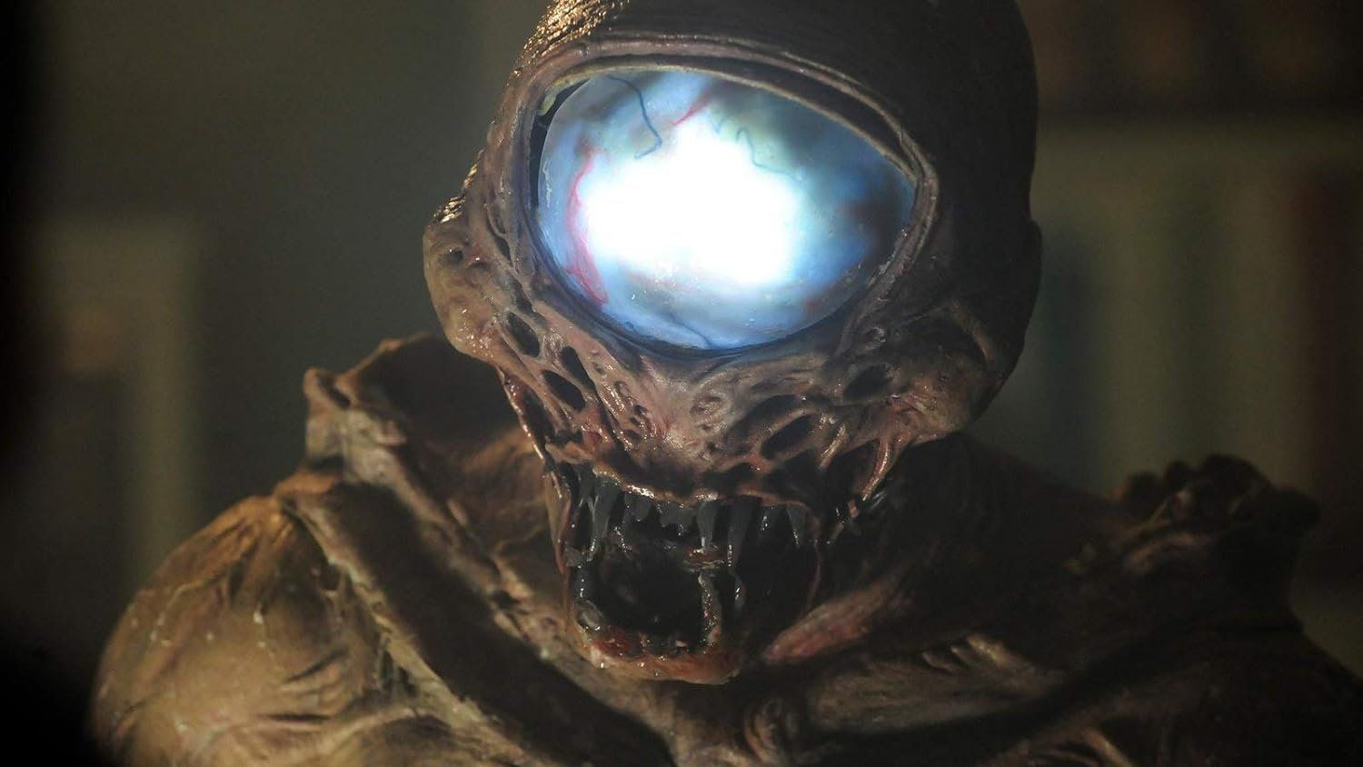 Tutti i DVDs: Dark Light (2019) Gory Sci-Fi-Horror Creature Feature - DVD – Nuovo (secondo la descrizione) da Volketswil venduto da cinephilia 5