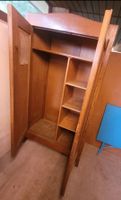 Antiker Kleiderschrank aus Holz, Vintage