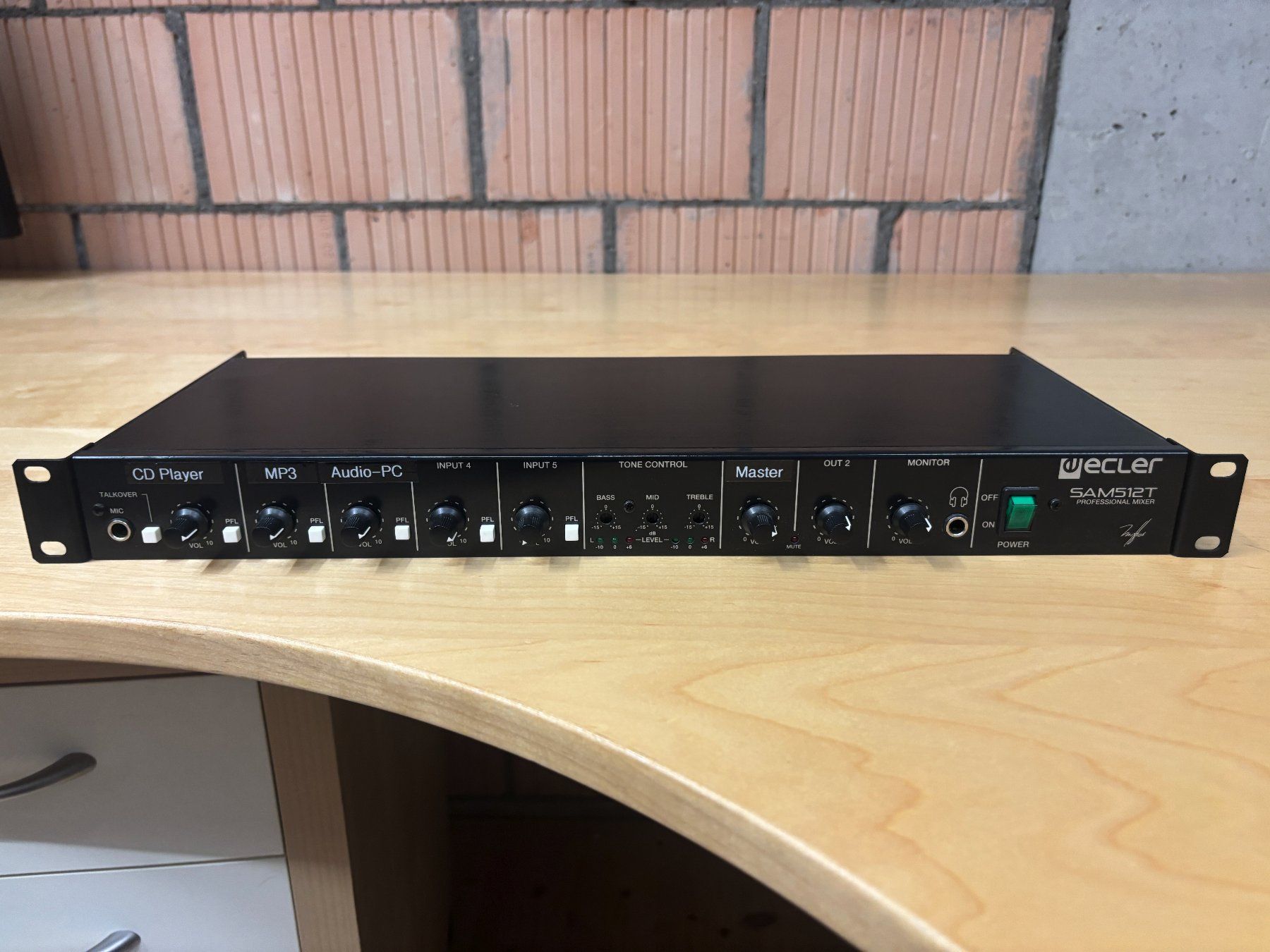 Console di mixaggio: Rackmixer: Ecler SAM-512-T – Usato da Frauenfeld venduto da ibkl5512