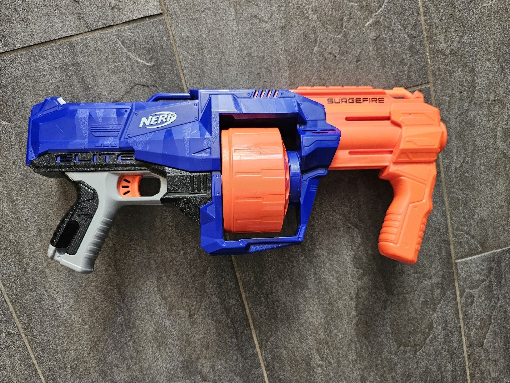 Nerf Giocattoli: Nerf Elite Surgefire Blaster – Usato da Aarau venduto da ozgysi