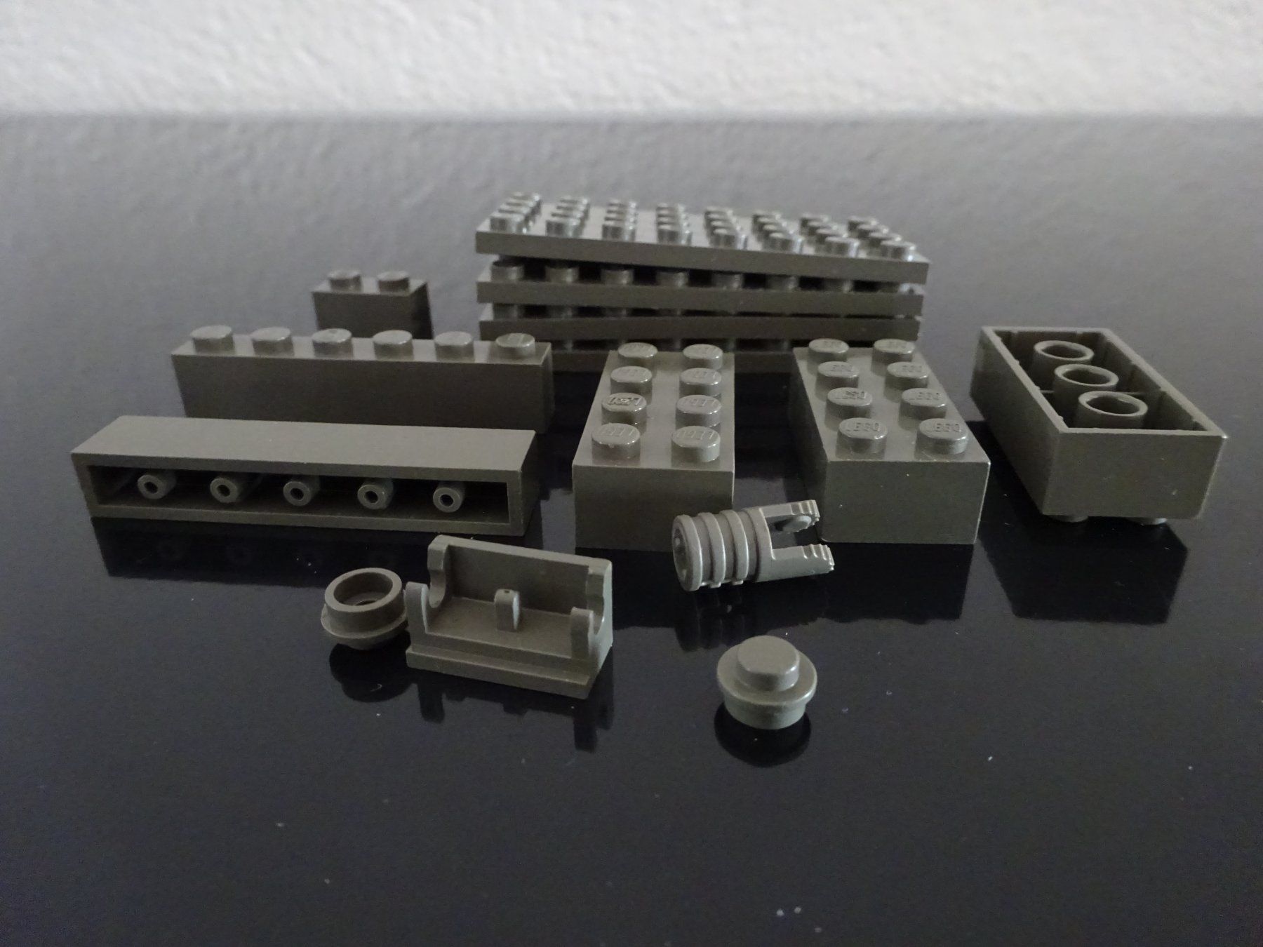 Lego Spielzeuge: Lego Ersatzteile Dunkelgrau – Gebraucht aus Bern von Hero2.0