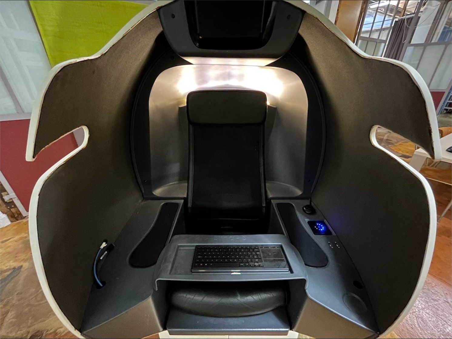 Poltrone: E-bulle - Fauteuil immersif by LEET Design - Prix bradé – Usato da Lausanne venduto da aud_88kc 1