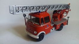 Mercedes-Benz L319 1955-1968 Feuerwehr Drehleiter rot /