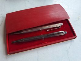 2 STK CARAN D'ACHE KUGELSCHREIBER ( ALT UND VERSILBERT )