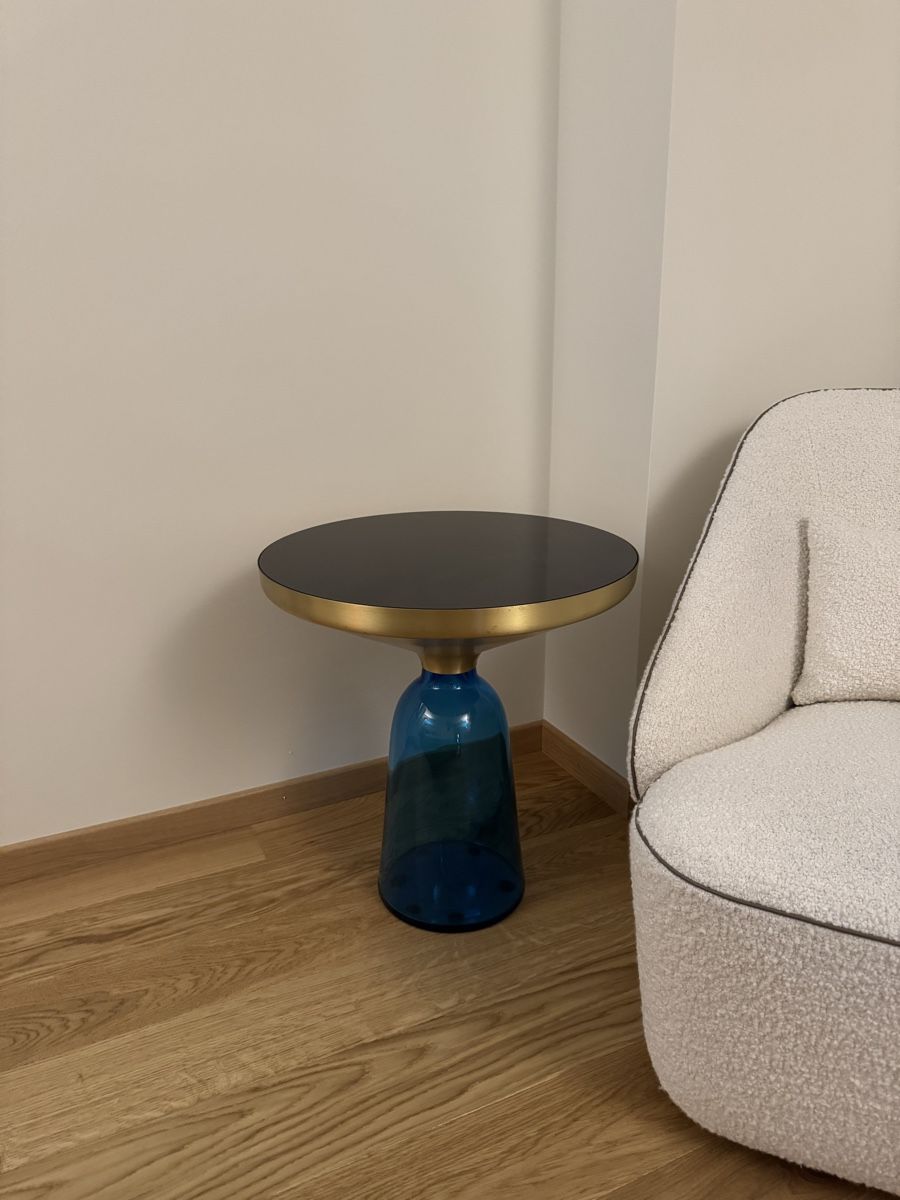 Tische: Classicon Bell Side Table Blue Saphir – Gebraucht aus Fully von Gaga1990 4
