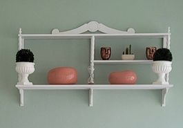 Mensola bianca decorativa in stile shabby chic 