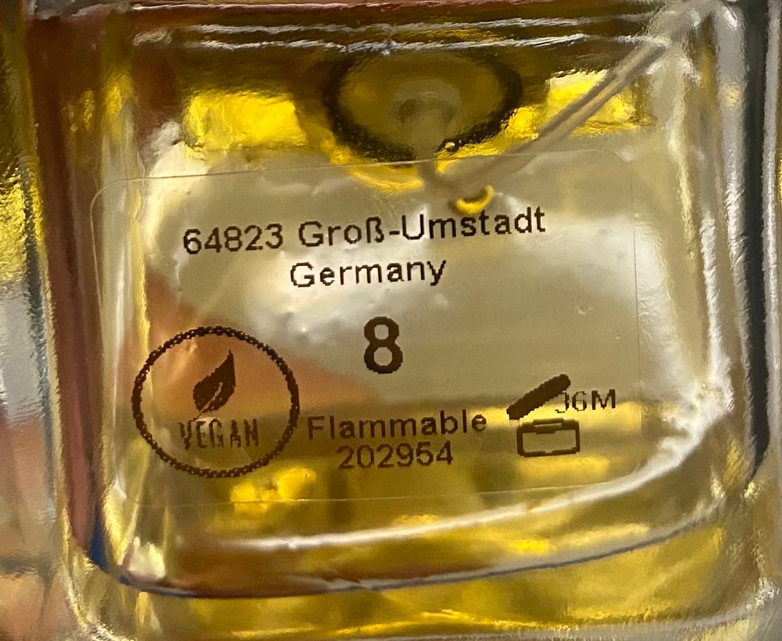 Profumi & Eau de Toilette: Vegas Cosmetics Nr. 8 Eau de Parfum 100ml – Usato da Reichenburg venduto da Noxima 1