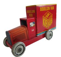 alter Blech Werbelieferwagen