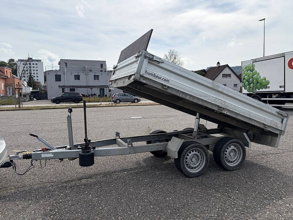 Camions-bennes: Kipper Anhänger – D'occasion à Lausen par Gjuliana4 1