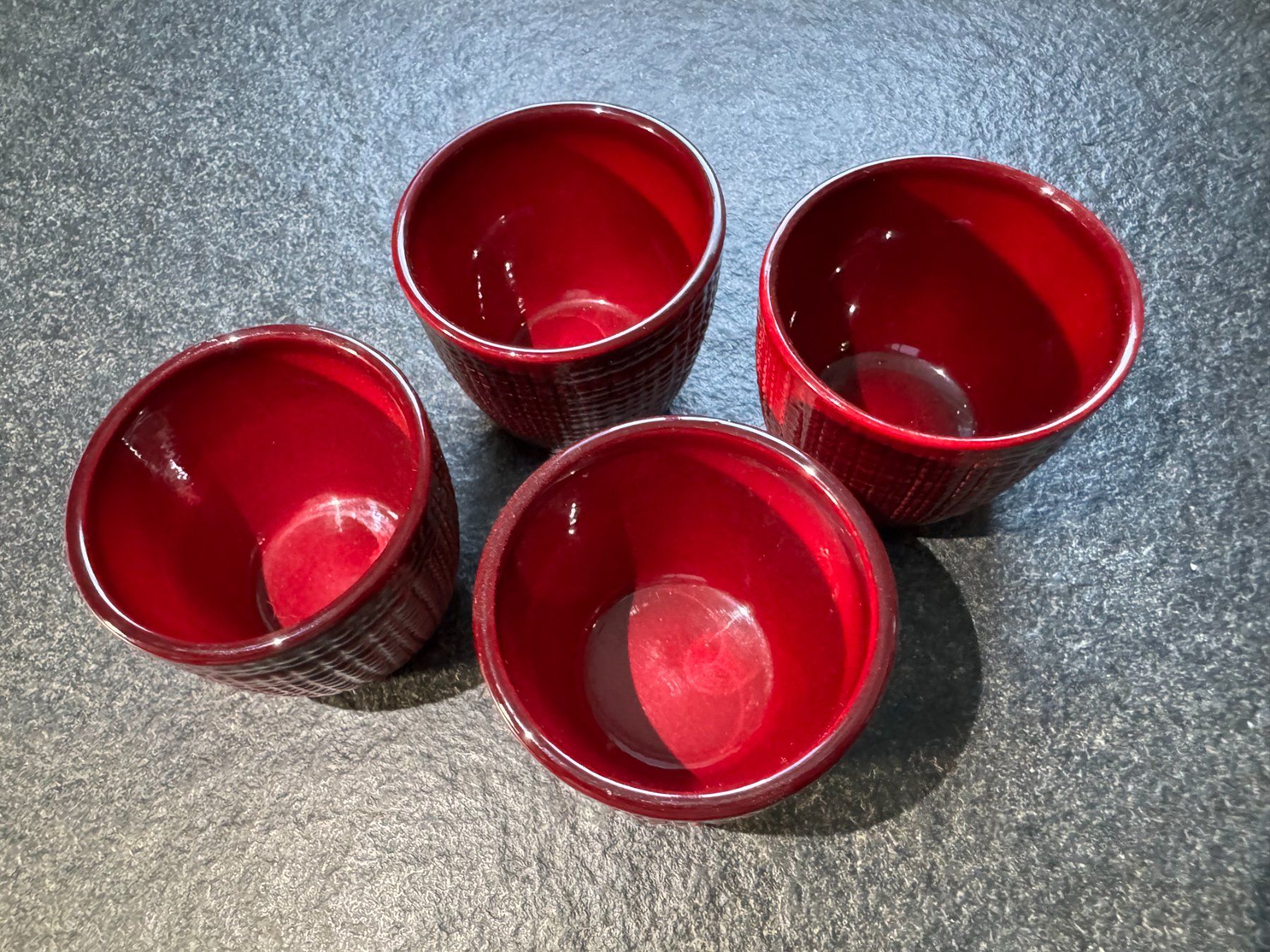 Vasi per fiori: Blumenübertöpfe klein rot, 4Stk. – Usato da Schönenberg an der Thur venduto da ottawa06 1