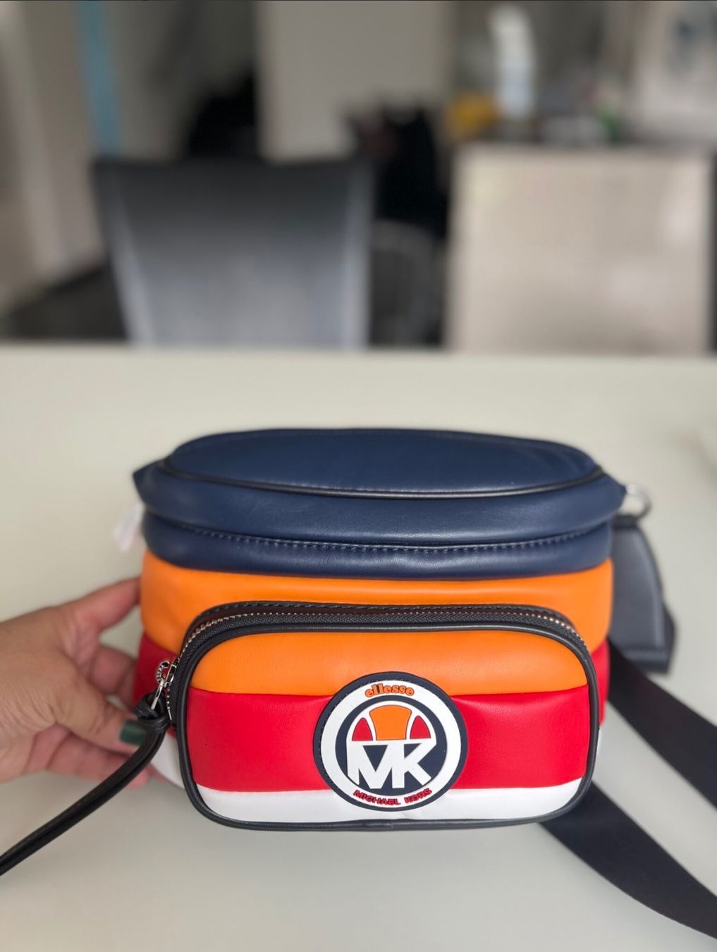 Michael Kors Sacs femmes: Michael Kors Bauch- oder Umhängetasche – Neuf avec emballage d'origine à Wiedlisbach par Sistershop 6