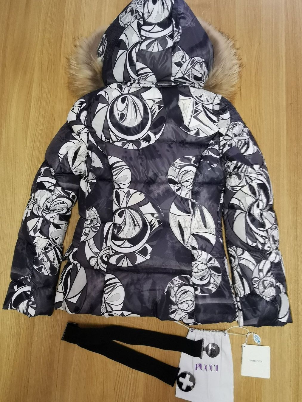 Jacken: CHF545 doudoune EMILIO PUCCI CH34 I40 parfait état – Neu (gemäss Beschreibung) aus Satigny von Helene2014 3