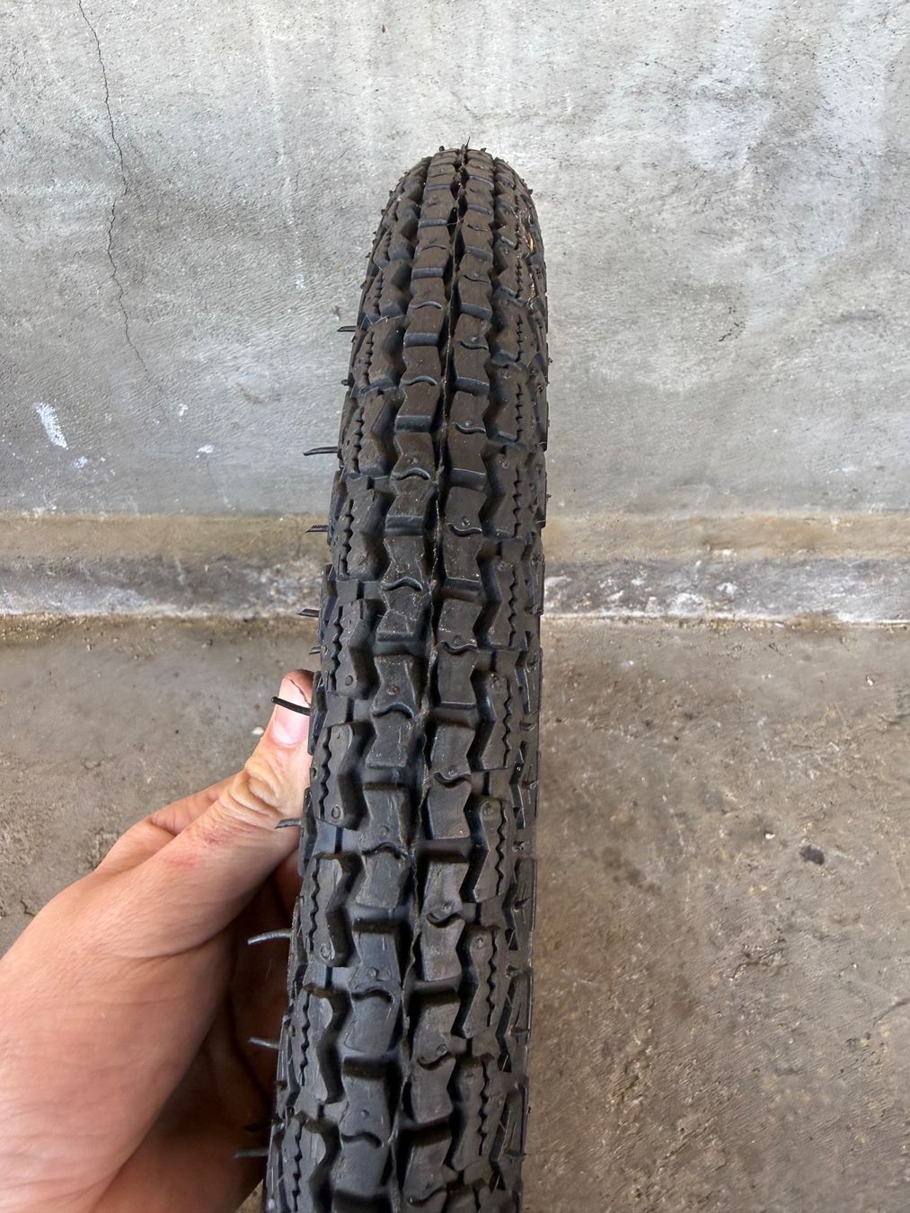 Puch Parti ricambio per ciclomotori: Mofa Pneu 17 Zoll 2 1/4 – Usato da Fahrni b. Thun venduto da berger_tuning34 3