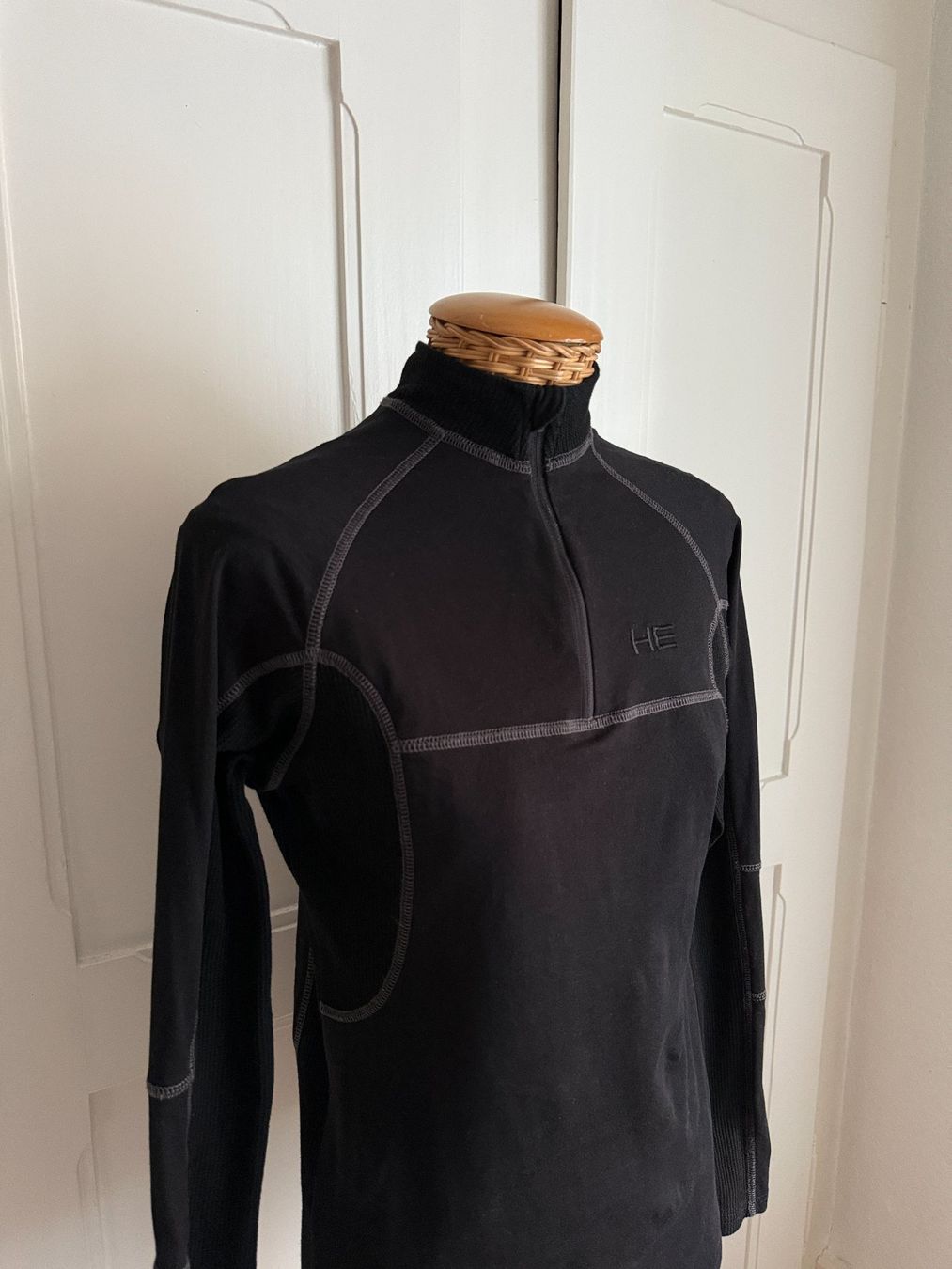 Maglioni & Felpe: HELIOT EMIL - Langarmshirt schwarz M – Usato da Zürich venduto da Diazaio 1