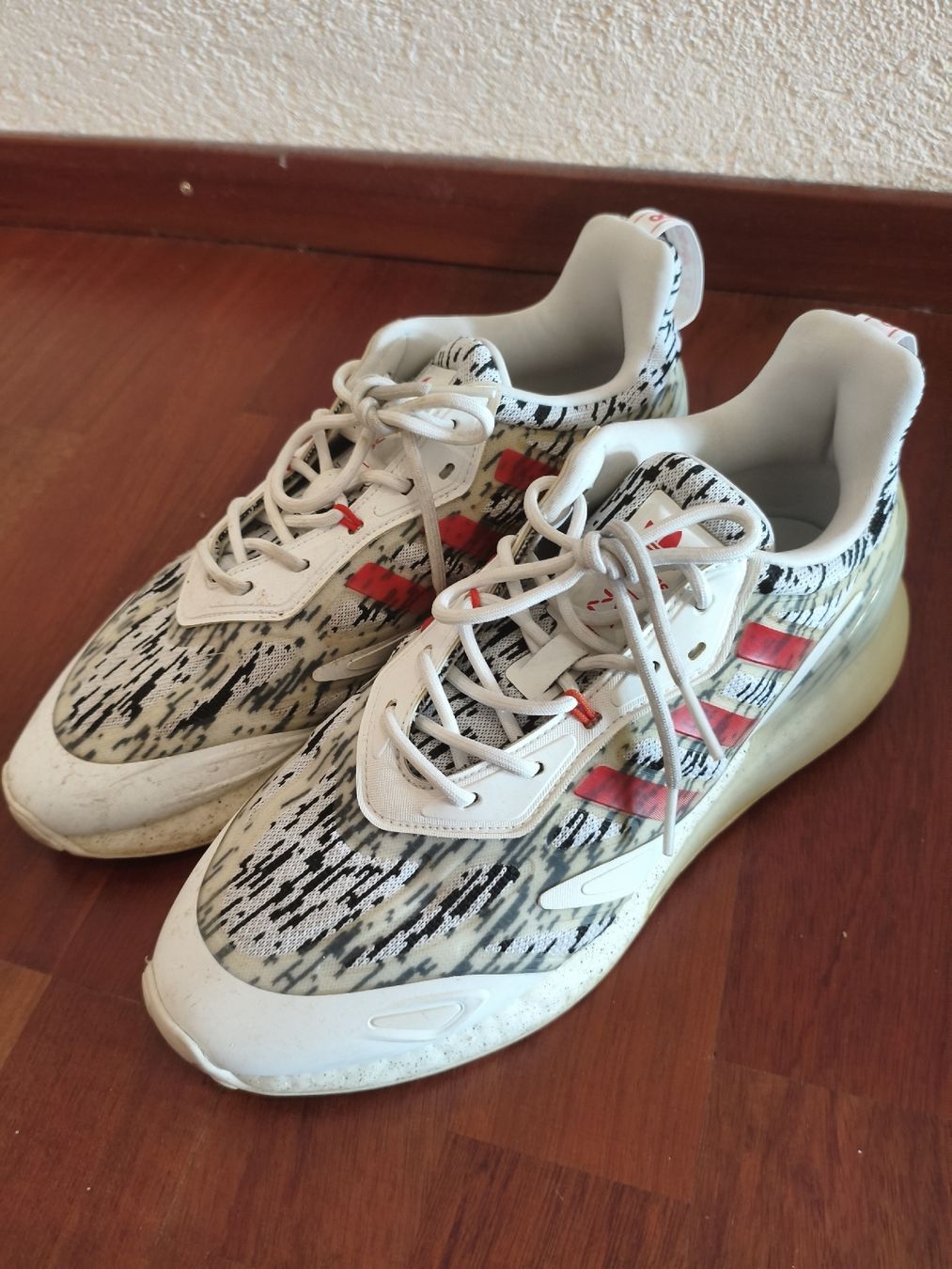 Adidas Herrenschuhe: Adidas Schuh Gr. 43  – Gebraucht aus Wetzikon ZH von pas_7htc