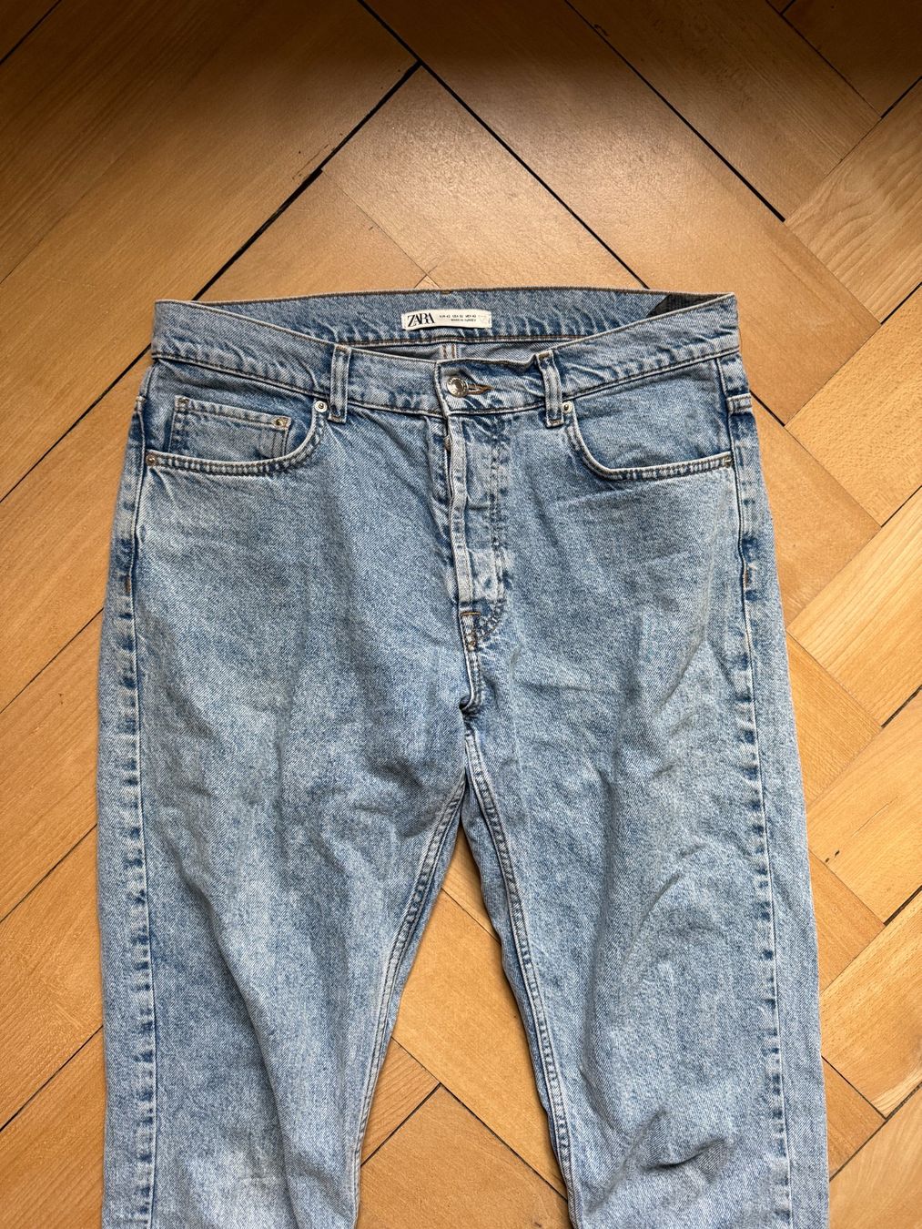 Zara Jeans: ZARA - Jeans hellblau 42 (M) – Gebraucht aus Zürich von Diazaio 1
