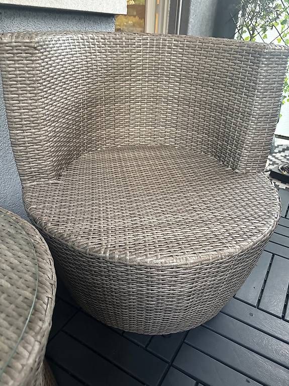 Set di tavolo e panche: Rattanmöbel Set  – Usato da Bern venduto da nat_6qtd 2