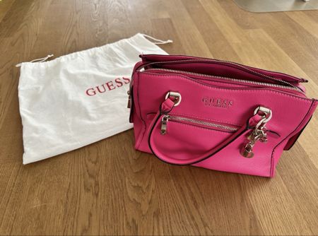 GUESS Los Angeles Handtasche Pink - inkl. Dustbag