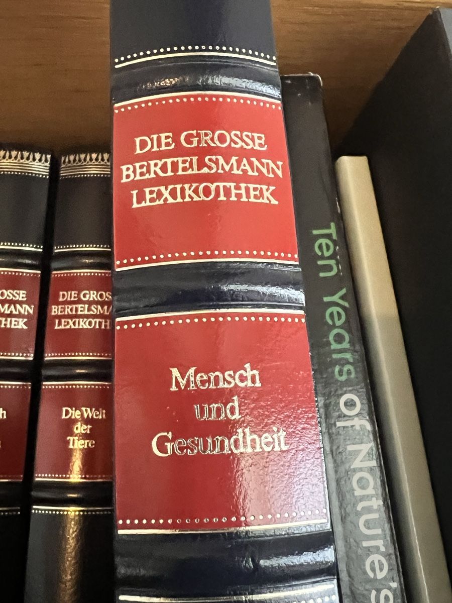 Libri: Die große Bertelsmann Lexikothek / Bertelsmann Lexikon – Usato da Selzach venduto da June76 3